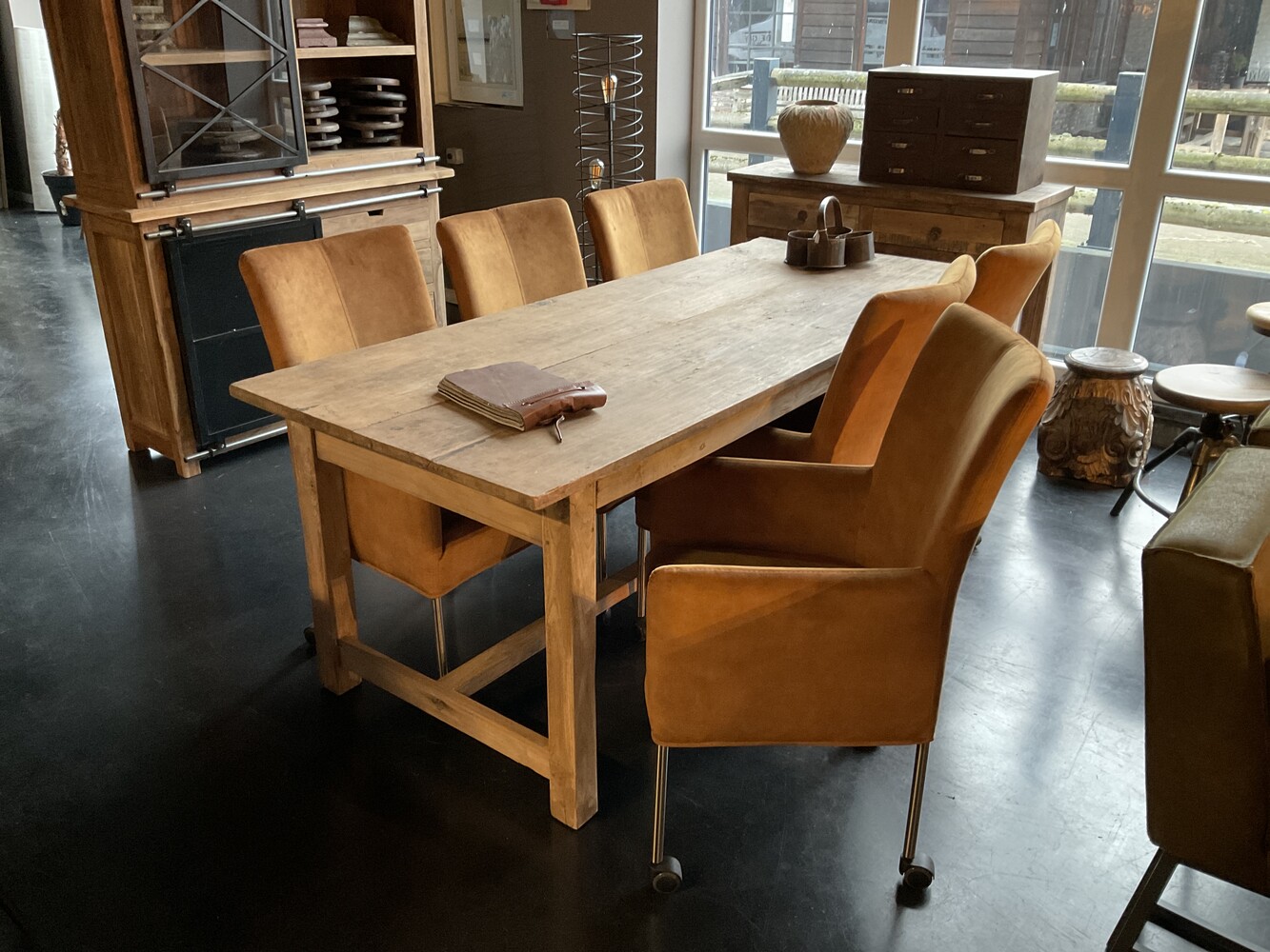 6 Showroom stoelen Haarlem in stof Adore Oker