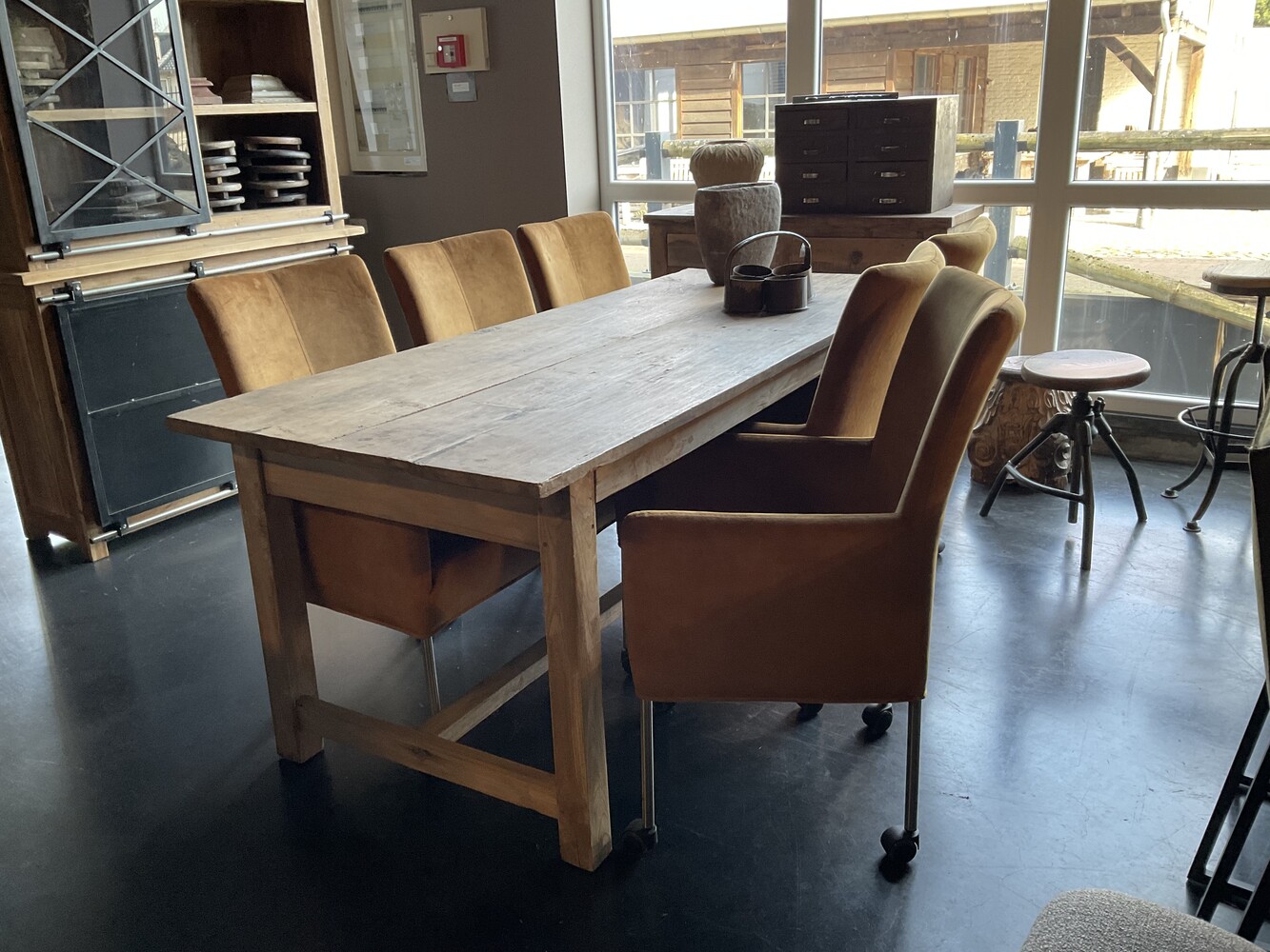 6 Showroom stoelen Haarlem in stof Adore Oker